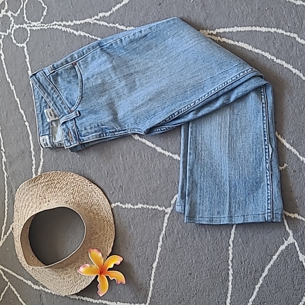 Signature Levi Straus & Co Low Rise Bootcut Jeans
